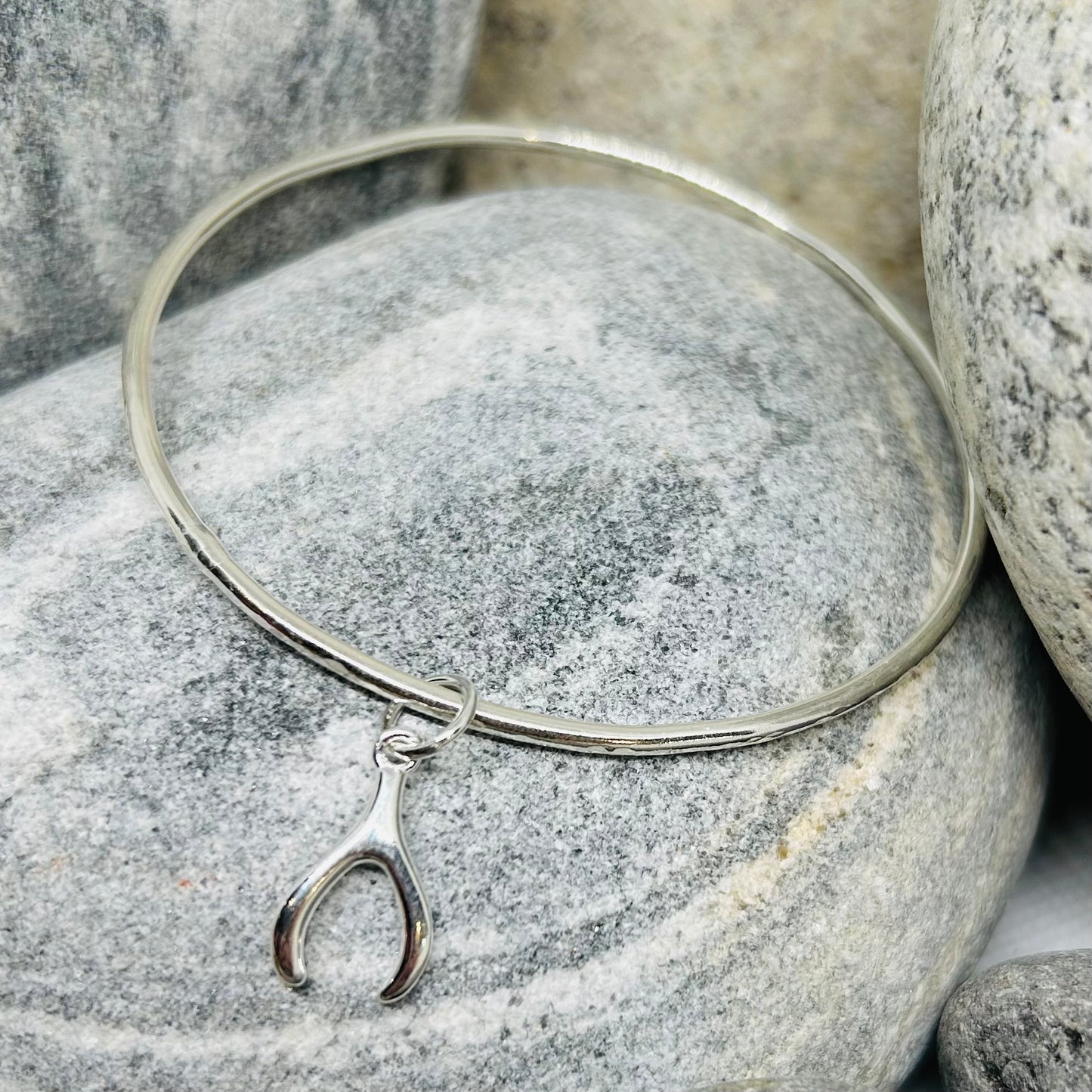 WISHBONE BANGLE