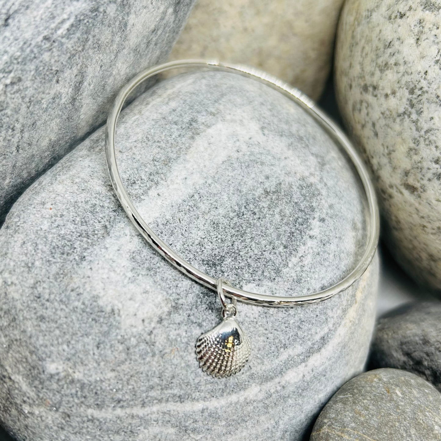 SEASHELL BANGLE