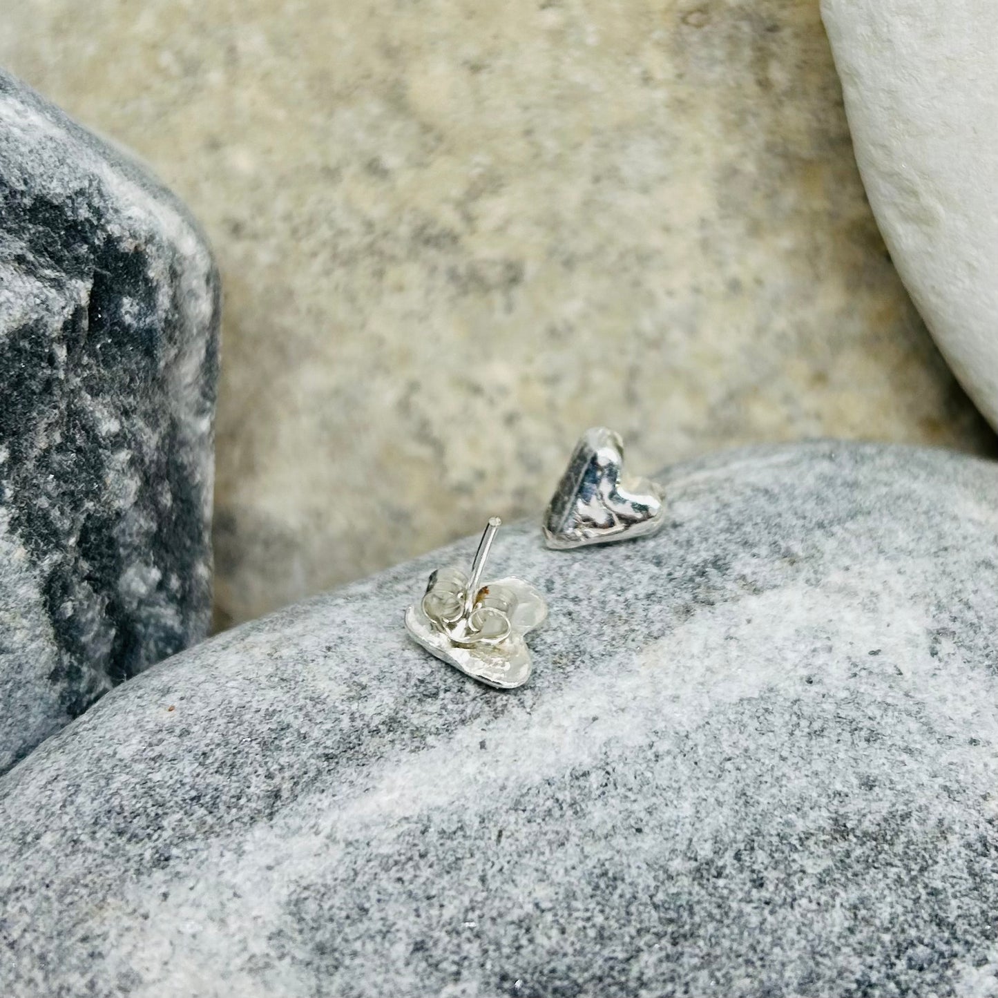 SIGNATURE CHUNKY HEART STUD EARRINGS