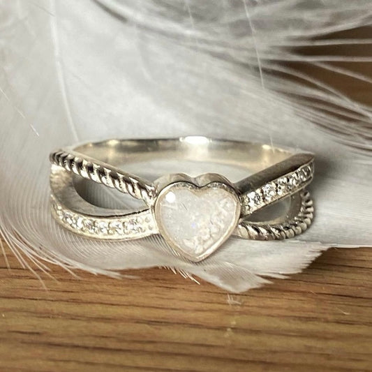MEMORIAL TWISTED HEART RING