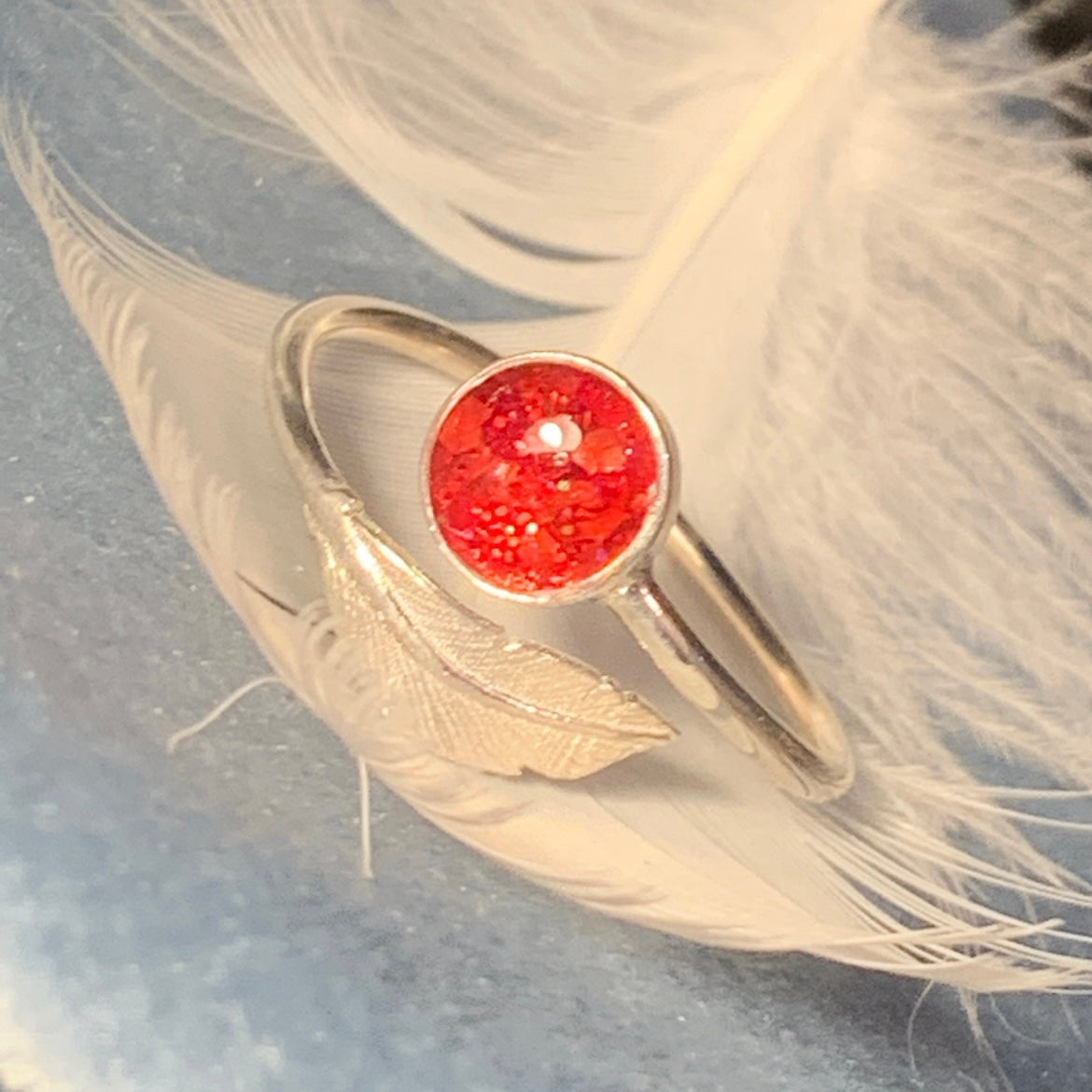 MEMORIAL ADJUSTABLE FEATHER RING